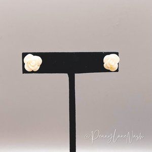 Vintage White Floral Stud Earrings